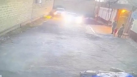 Maşınla bir neçə dəfə həmyerlisinin üzərindən keçdi - Qobustanda dəhşətli qətl