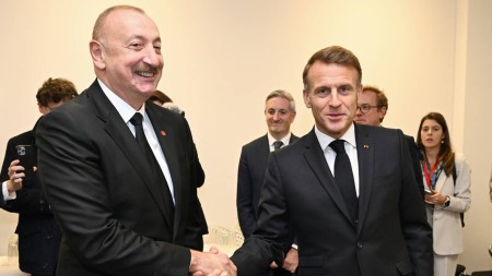İlham Əliyev Makronu təbrik etdi