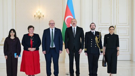 Prezident İlham Əliyev Britaniyanın yeni səfirinin etimadnaməsini qəbul edib