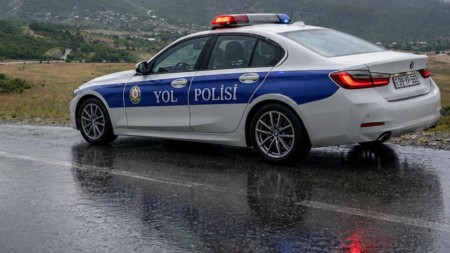 Yol polisindən əlverişsiz hava şəraiti ilə bağlı çağırış
