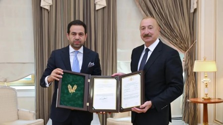 İlham Əliyevə "Zayed İnsan Qardaşlığı Mükafatı"nın sertifikatı təqdim olundu - FOTOLAR