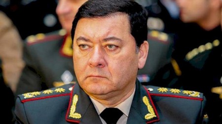 Sadıqova 21 min manatlıq stəkan alan sabiq rəisin məhkəməsi başladı
