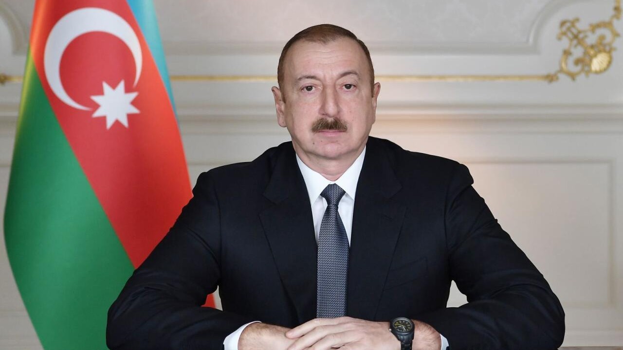 Prezident İlham Əliyev bir qrup prokurorluq əməkdaşını təltif edib