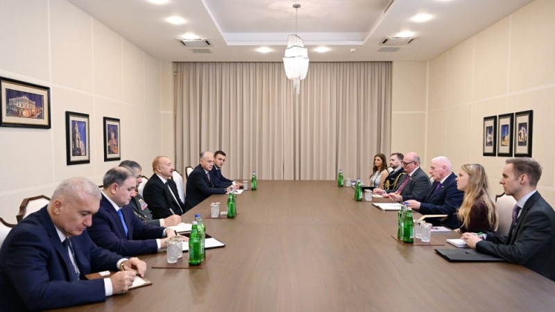 İlham Əliyev Birləşmiş Krallığın müdafiə üzrə dövlət nazirini qəbul edib