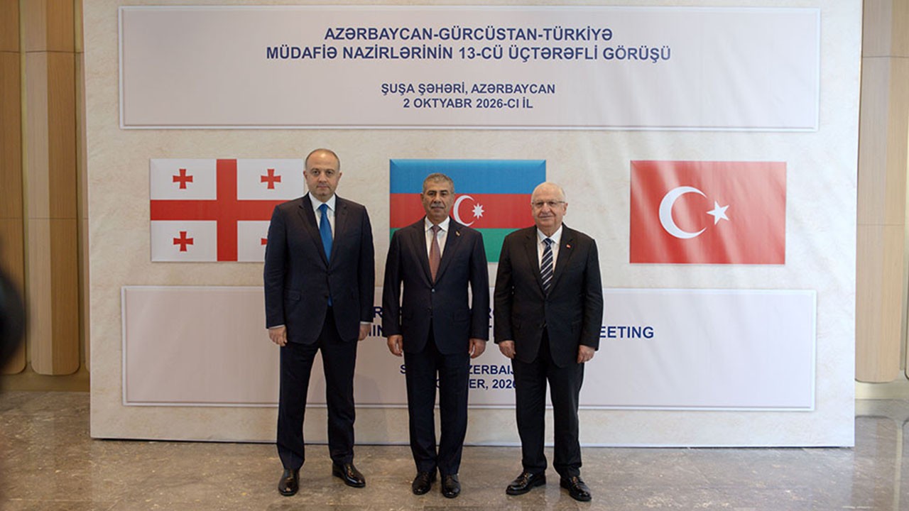 Şuşada müdafiə nazirlərinin üçtərəfli görüşü keçirildi 