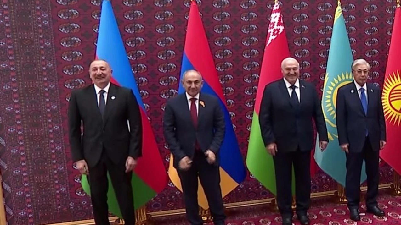 “Bizdən heç yerə qaça bilməz” - Paşinyana replika+Video