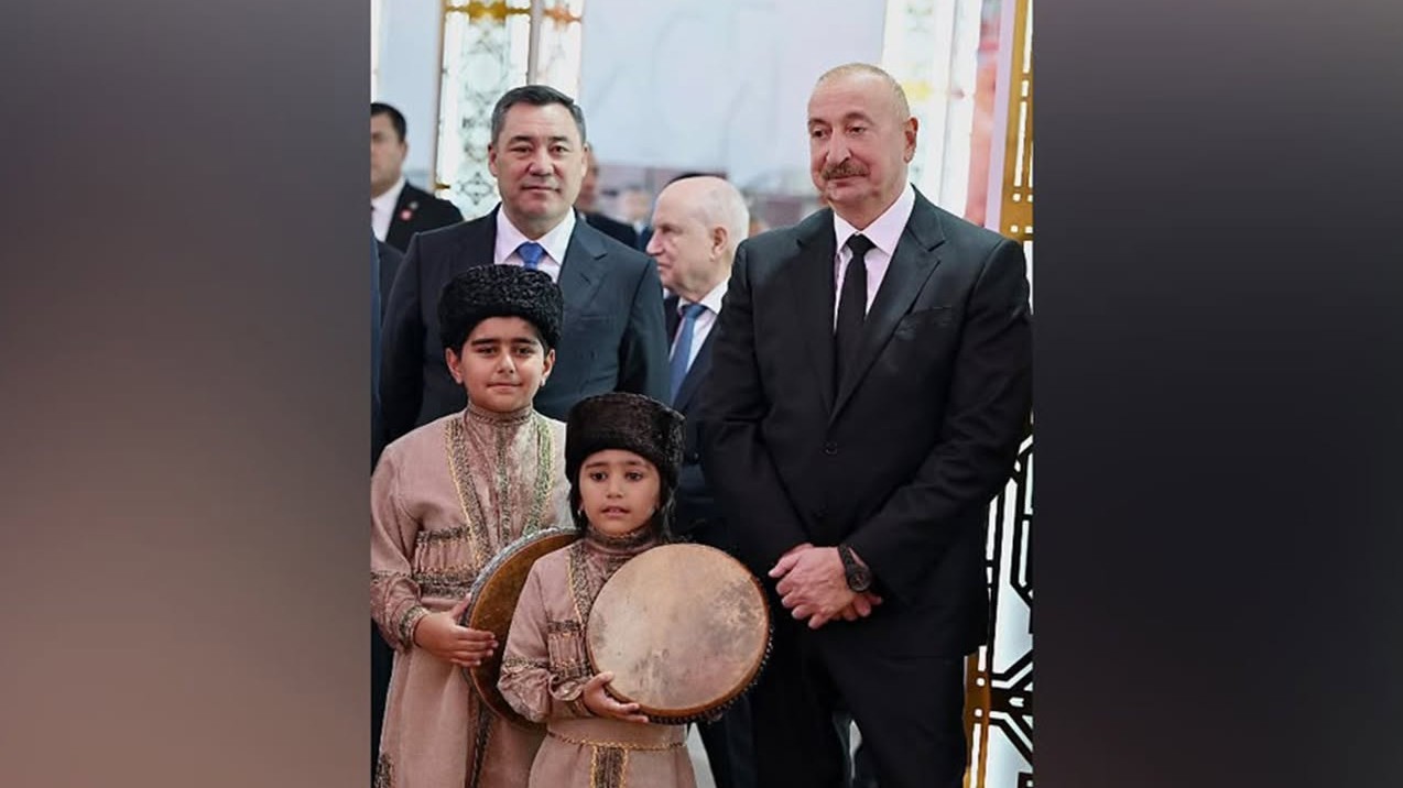“Mən də səni çox istəyirəm” - Prezidentdən azyaşlıya - Video
