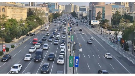 Bu yollarda tıxac var - SİYAHI